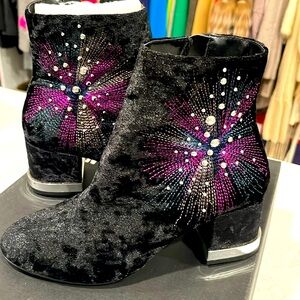 SIZE 6.5 BLACK CRUSHED VELVET BOOTS w/ EMBROIDERY & SILVER STUDS.